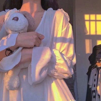 与君初相识
